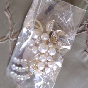 3@30.00 NWOT  Ladies Fashion Jewelry/ Pin
